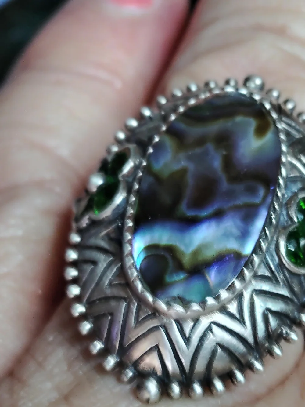 ABALONE & CHROME DIOPSIDE, ORNATE SOLID STERLING, STATEMENT RING.  Sz-9